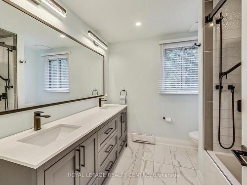 95-6540 Falconer Dr, Mississauga, ON - Indoor Photo Showing Bathroom