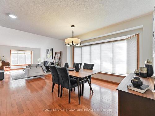 2368 Folkway Dr, Mississauga, ON - Indoor Photo Showing Dining Room