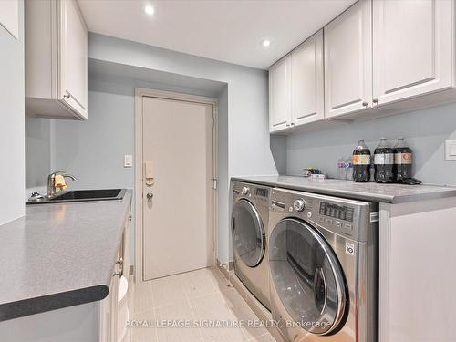 2368 Folkway Dr, Mississauga, ON - Indoor Photo Showing Laundry Room