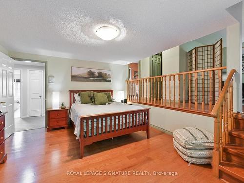 2368 Folkway Dr, Mississauga, ON - Indoor Photo Showing Bedroom