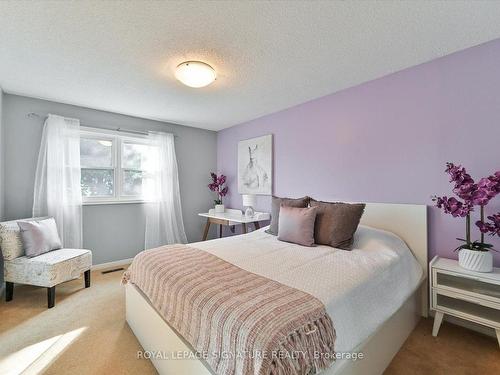 2368 Folkway Dr, Mississauga, ON - Indoor Photo Showing Bedroom