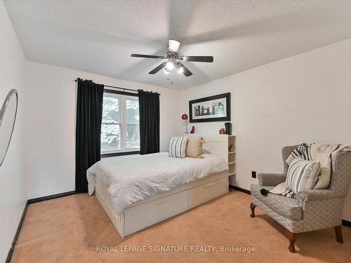 2368 Folkway Dr, Mississauga, ON - Indoor Photo Showing Bedroom