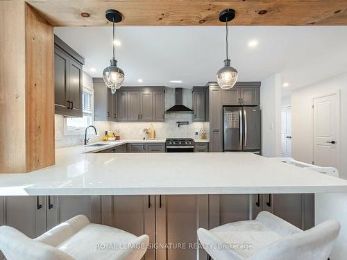 3452 Hannibal Rd, Burlington, ON - Indoor Photo Showing Kitchen With Upgraded Kitchen