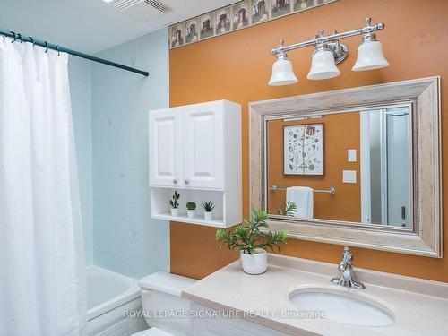 79 Ironstone Dr, Cambridge, ON - Indoor Photo Showing Bathroom