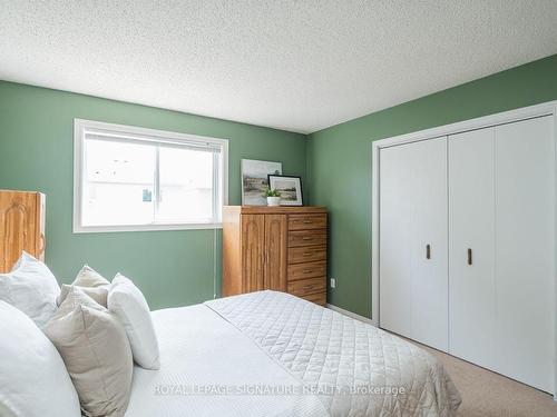 79 Ironstone Dr, Cambridge, ON - Indoor Photo Showing Bedroom