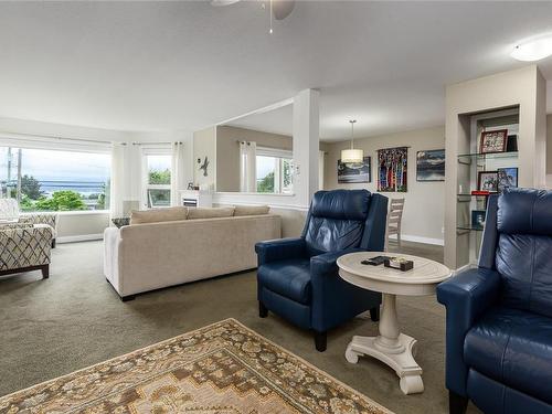 6-1876 Comox Ave, Comox, BC - Indoor Photo Showing Living Room