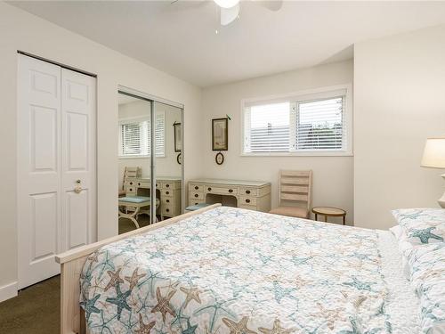 6-1876 Comox Ave, Comox, BC - Indoor Photo Showing Bedroom