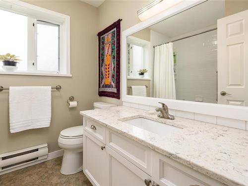 6-1876 Comox Ave, Comox, BC - Indoor Photo Showing Bathroom