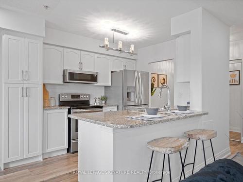 122-10 Mendelssohn St, Toronto, ON - Indoor Photo Showing Kitchen With Upgraded Kitchen