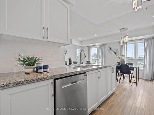 122-10 Mendelssohn St, Toronto, ON - Indoor Photo Showing Kitchen With Stainless Steel Kitchen With Double Sink With Upgraded Kitchen