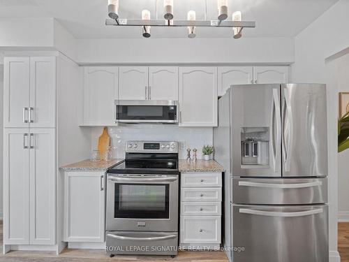 122-10 Mendelssohn St, Toronto, ON - Indoor Photo Showing Kitchen With Stainless Steel Kitchen