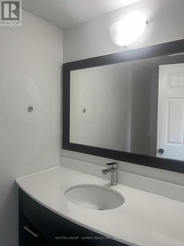 20 Sherbourne Avenue, Orangeville, ON - Indoor Photo Showing Bathroom