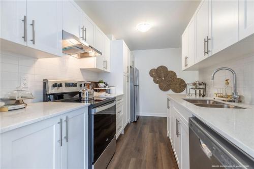 1444 Upper Ottawa Street|Unit #32, Hamilton, ON - Indoor Photo Showing Kitchen With Double Sink With Upgraded Kitchen