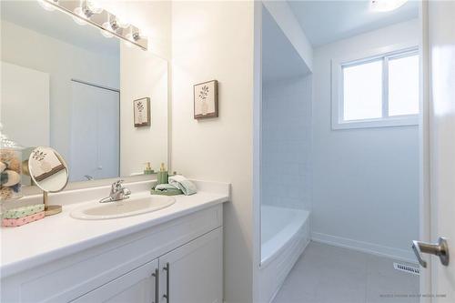 1444 Upper Ottawa Street|Unit #32, Hamilton, ON - Indoor Photo Showing Bathroom