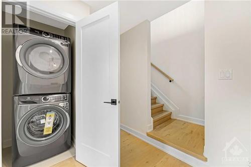 136 Carillon Street, Ottawa, ON - Indoor Photo Showing Laundry Room