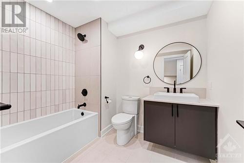 136 Carillon Street, Ottawa, ON - Indoor Photo Showing Bathroom