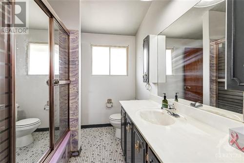 1409 Major Road, Ottawa, ON - Indoor Photo Showing Bathroom