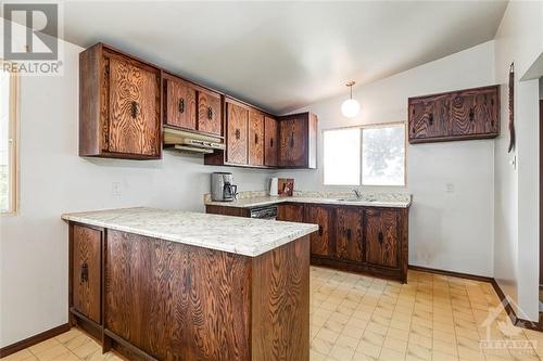 1409 Major Road, Ottawa, ON - Indoor Photo Showing Kitchen