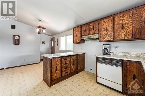 1409 Major Road, Ottawa, ON - Indoor Photo Showing Kitchen