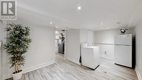 14 Franklin Avenue, Toronto (Lansing-Westgate), ON - Indoor Photo Showing Laundry Room