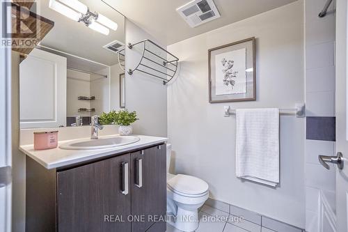 2316 - 17 Anndale Drive, Toronto (Willowdale East), ON - Indoor Photo Showing Bathroom