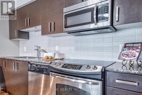 2316 - 17 Anndale Drive, Toronto (Willowdale East), ON - Indoor Photo Showing Kitchen With Stainless Steel Kitchen With Upgraded Kitchen