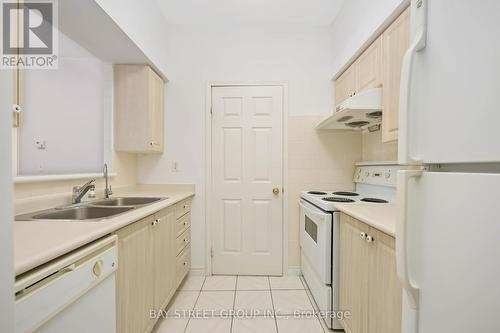 107 - 5039 Finch Avenue E, Toronto (Agincourt North), ON - Indoor Photo Showing Kitchen With Double Sink