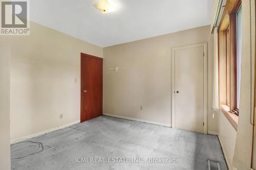 877 Condor Drive, Burlington (Lasalle), ON - Indoor Photo Showing Other Room