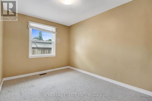 877 Condor Drive, Burlington (Lasalle), ON - Indoor Photo Showing Other Room