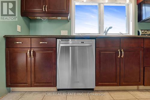 877 Condor Drive, Burlington (Lasalle), ON - Indoor Photo Showing Kitchen