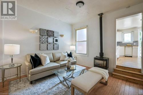 119 Emerald Street N, Hamilton, ON - Indoor Photo Showing Living Room