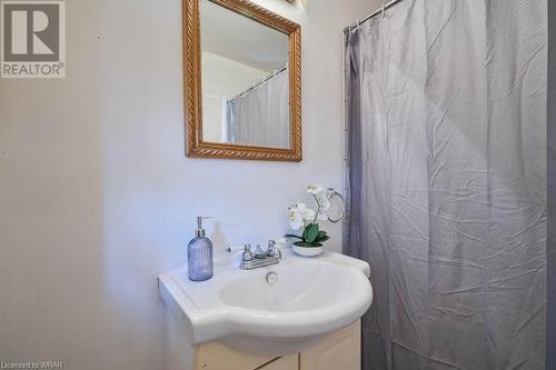 119 Emerald Street N, Hamilton, ON - Indoor Photo Showing Bathroom