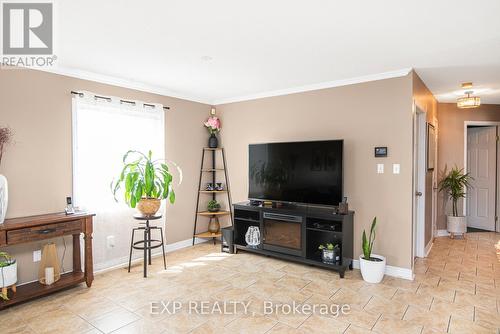 360 White Sands Drive, London, ON - Indoor