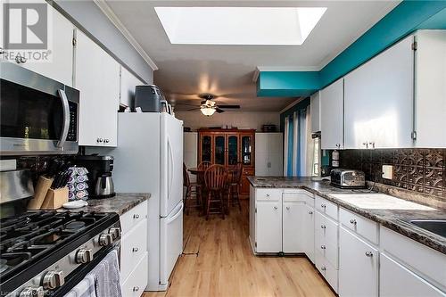 470 7Th Street, Hanover, ON - Indoor Photo Showing Kitchen