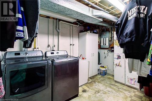 470 7Th Street, Hanover, ON - Indoor Photo Showing Laundry Room