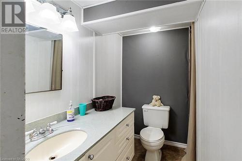 470 7Th Street, Hanover, ON - Indoor Photo Showing Bathroom