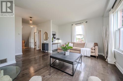 61 Clairfields Drive E, Guelph (Pine Ridge), ON - Indoor Photo Showing Living Room