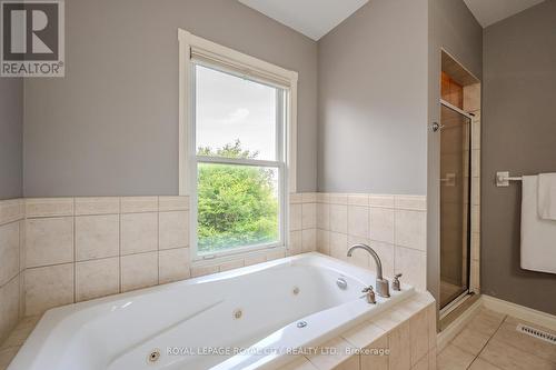 61 Clairfields Drive E, Guelph (Pine Ridge), ON - Indoor Photo Showing Bathroom