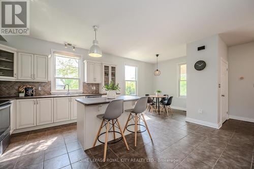 61 Clairfields Drive E, Guelph (Pine Ridge), ON - Indoor Photo Showing Kitchen With Upgraded Kitchen