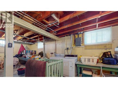 317 12Th  S Avenue, Cranbrook, BC - Indoor Photo Showing Laundry Room