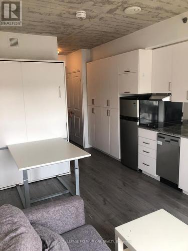 712 - 1900 Simcoe Street, Oshawa, ON - Indoor Photo Showing Kitchen