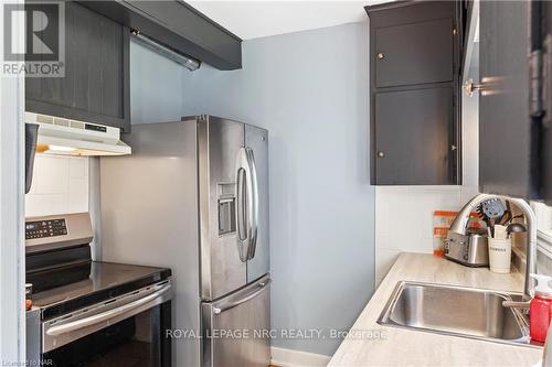 311 Highland Avenue, Fort Erie, ON - Indoor Photo Showing Kitchen