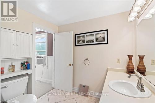 311 Highland Avenue, Fort Erie, ON - Indoor Photo Showing Bathroom