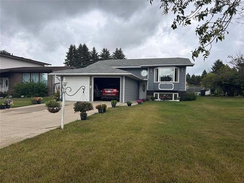 300 Wells Street, Killarney, MB - Outdoor