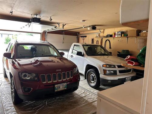 300 Wells Street, Killarney, MB - Indoor Photo Showing Garage