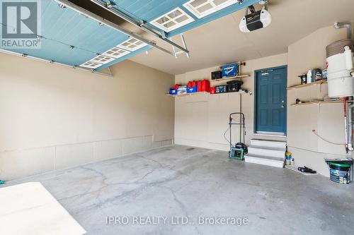 6829 Golden Hills Way, Mississauga (Meadowvale Village), ON - Indoor Photo Showing Garage