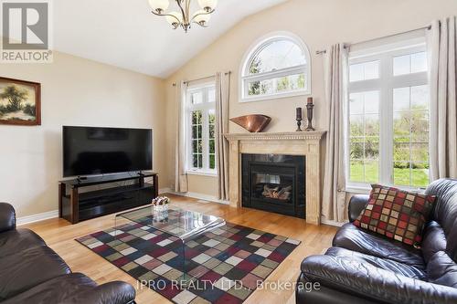 6829 Golden Hills Way, Mississauga (Meadowvale Village), ON - Indoor Photo Showing Living Room With Fireplace