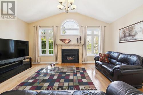 6829 Golden Hills Way, Mississauga (Meadowvale Village), ON - Indoor Photo Showing Living Room With Fireplace