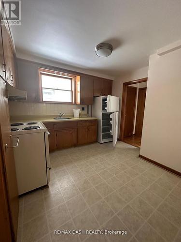 8 Nineteenth Street, Toronto (New Toronto), ON - Indoor Photo Showing Kitchen