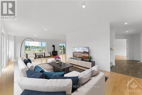 1124 Perth Road, Beckwith, ON - Indoor Photo Showing Living Room